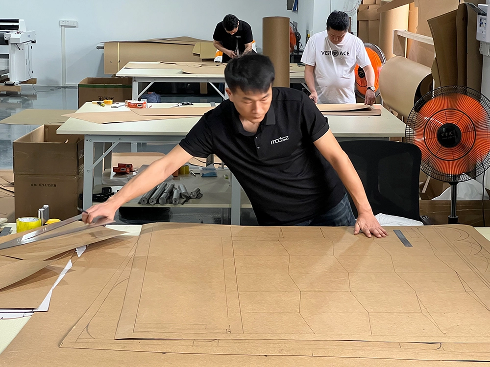 UFO round dining table UFO round dining table