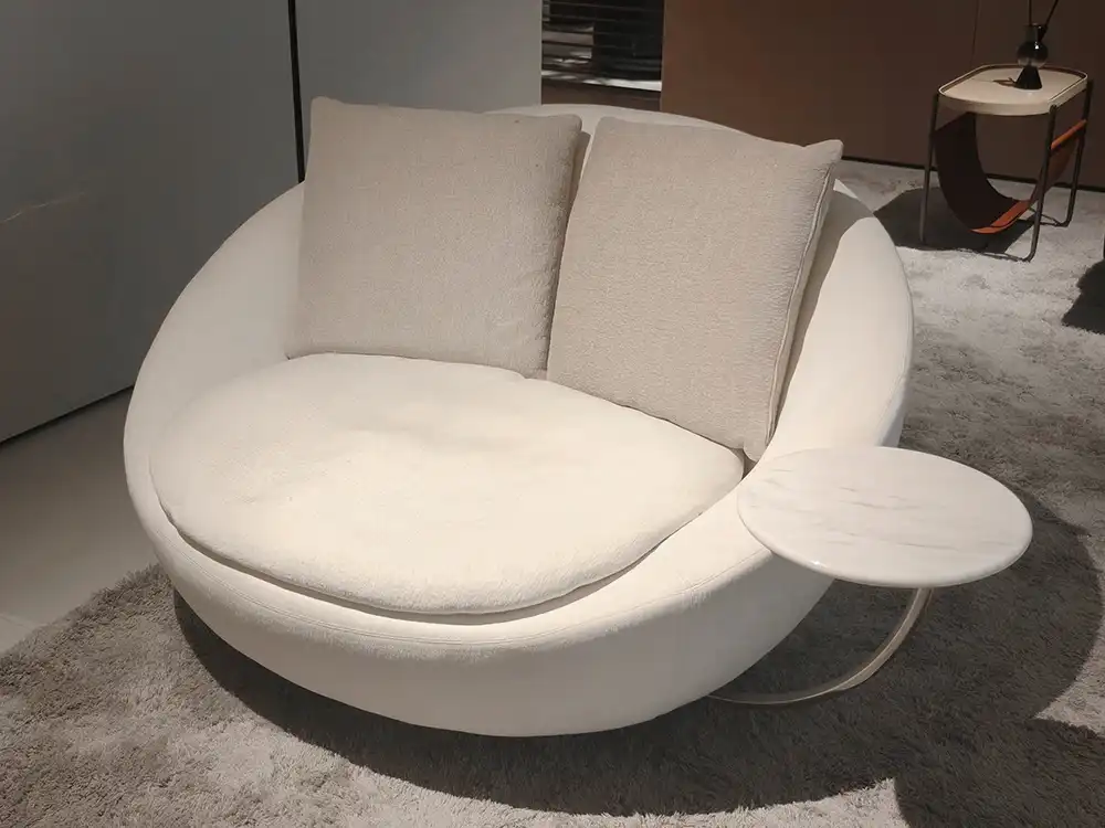 Lacoon lounge chair.