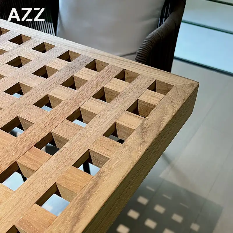 Quadrado table