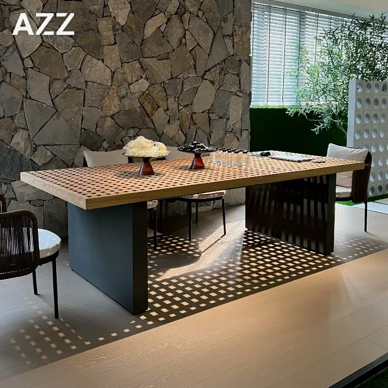 Quadrado table