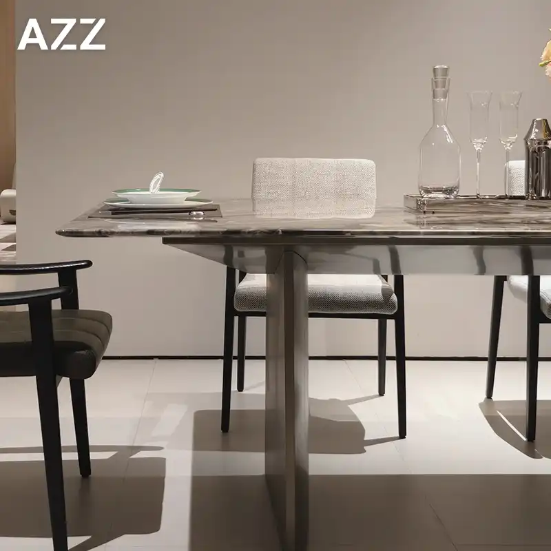 Linha Dining Table