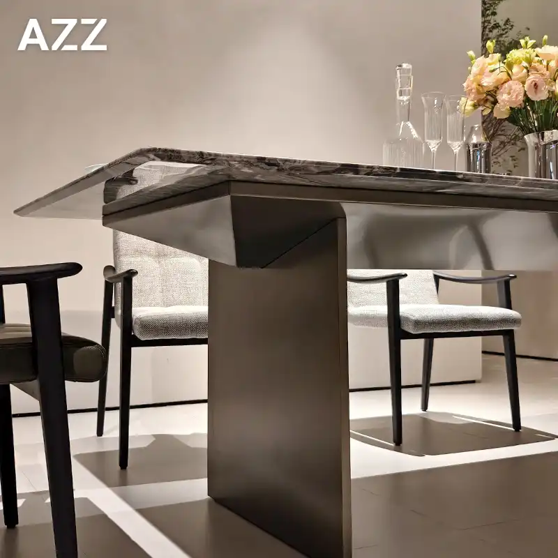 Linha Dining Table
